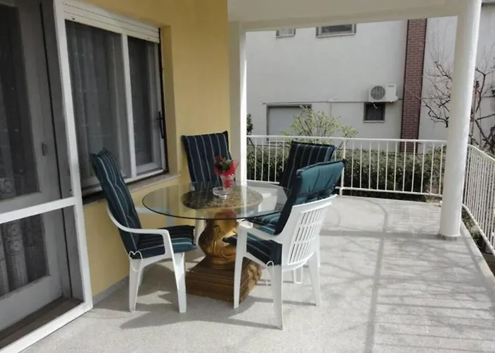 Apartmán Croatia Borik Big Family With Garden View Number 6 *